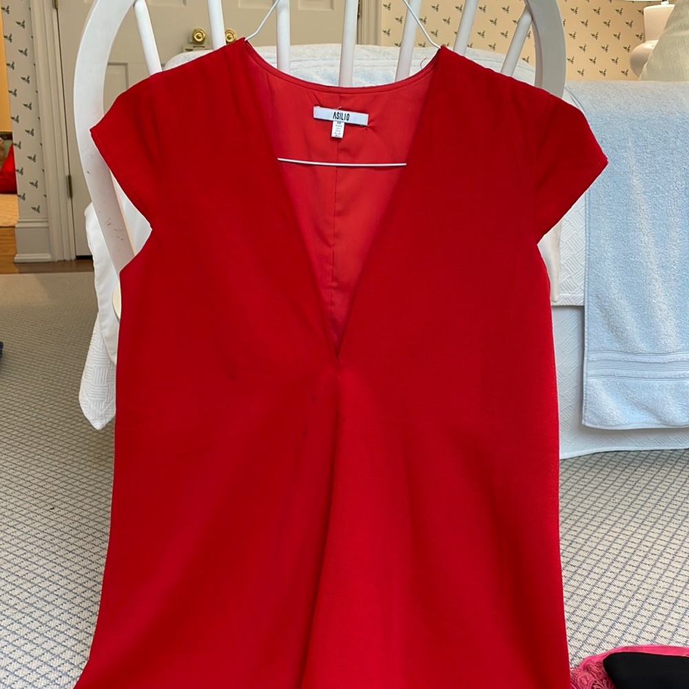 Red v neck shift dress